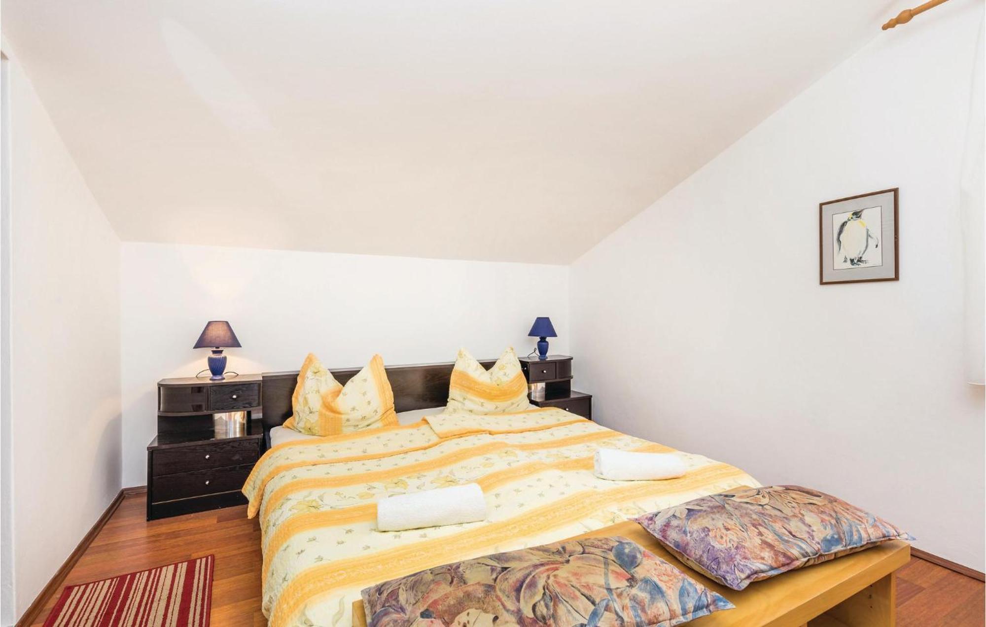 Lovely Apartment In Kampor With Kitchen Dış mekan fotoğraf